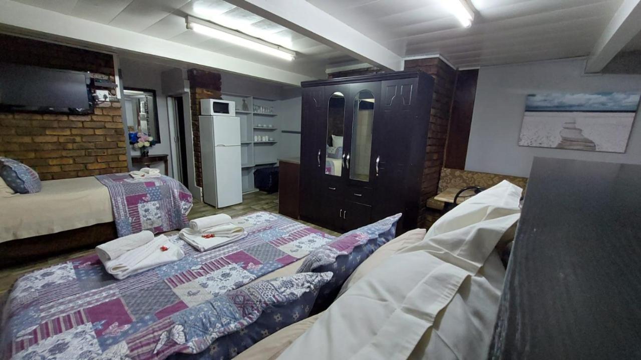 Gemstone Guest House 克莱克斯多普 外观 照片