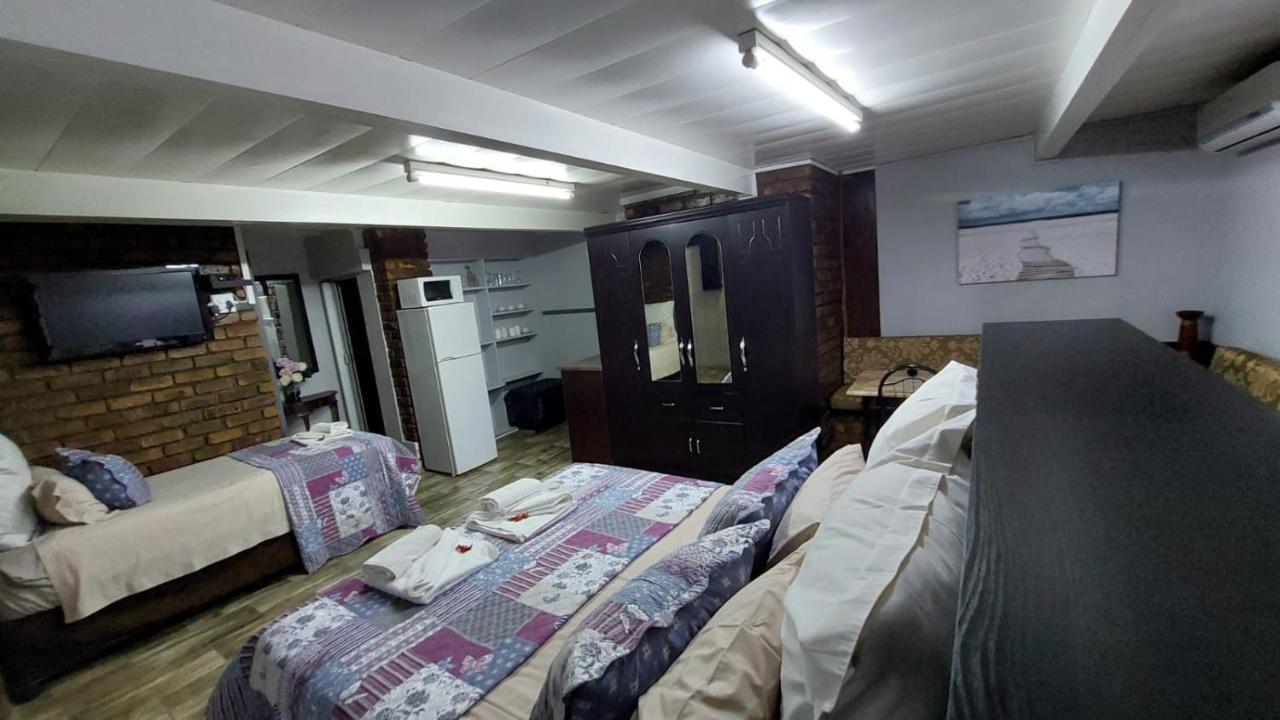 Gemstone Guest House 克莱克斯多普 外观 照片